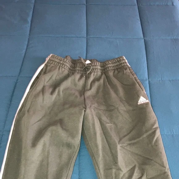 Adidas sweatpants 💚 - Picture 1 of 4